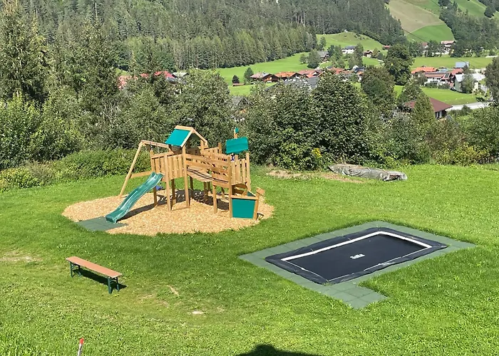 Nyaraló Ferienlodge Edelstein Forstau
